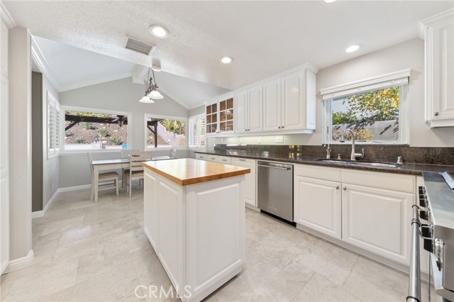 Detail Gallery Image 15 of 75 For 855 Cypress Dr, Upland,  CA 91784 - 4 Beds | 2/1 Baths