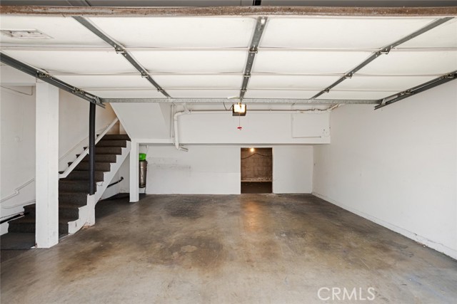 4405 W Sarah Street, Burbank CA: https://media.crmls.org/medias/cef7e14f-dba3-42e0-b658-70a471f4b358.jpg