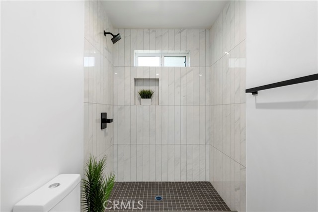 Detail Gallery Image 20 of 27 For 2517 Alsace #1/2,  Los Angeles,  CA 90016 - 3 Beds | 4 Baths