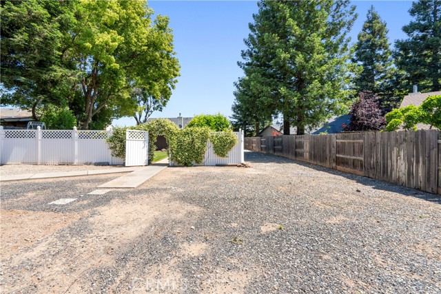 3014 California Park Drive, Chico CA: https://media.crmls.org/medias/cef86b32-d5a5-4fe2-903e-717260f1d927.jpg