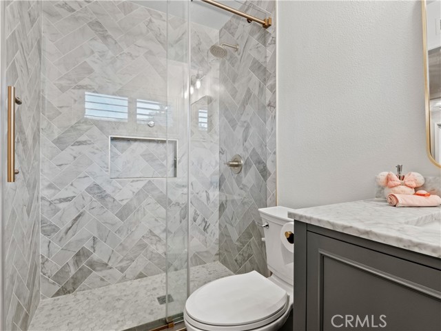 Detail Gallery Image 13 of 27 For 28316 Royal Dr, Castaic,  CA 91384 - 3 Beds | 2/1 Baths