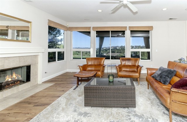 24736 Wooded Vista, West Hills CA: https://media.crmls.org/medias/cef8f0ca-0aa4-4391-a5d4-322f5e371c7b.jpg