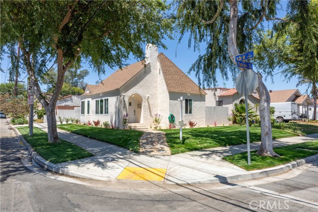Detail Gallery Image 2 of 44 For 3301 Falcon Ave, Long Beach,  CA 90755 - 2 Beds | 1 Baths