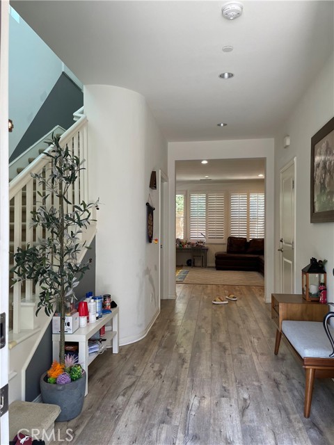 Detail Gallery Image 3 of 20 For 31 Larkfield, Irvine,  CA 92620 - 3 Beds | 2/1 Baths