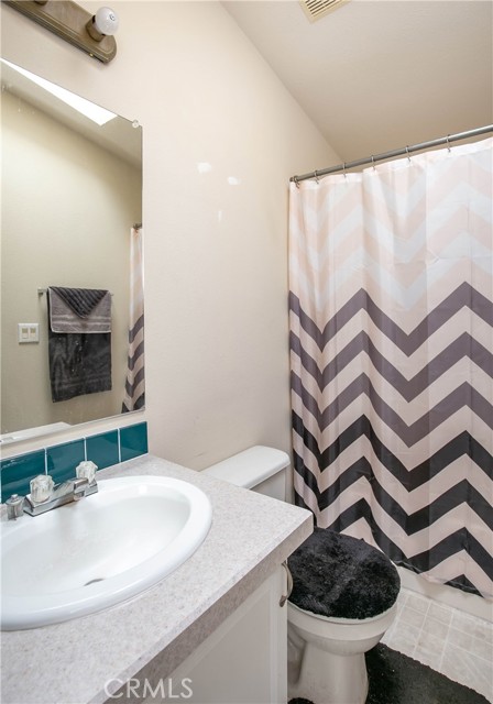 Detail Gallery Image 13 of 19 For 40701 Rancho Vista Bld #3,  Palmdale,  CA 93551 - 3 Beds | 2 Baths