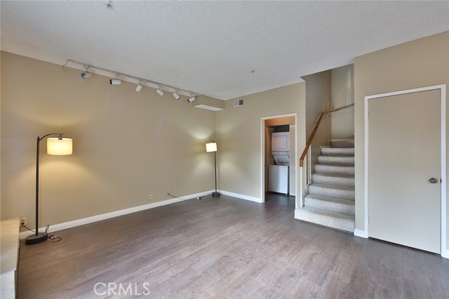 Detail Gallery Image 5 of 32 For 222 S Catalina Ave #9,  Pasadena,  CA 91106 - 3 Beds | 3/1 Baths