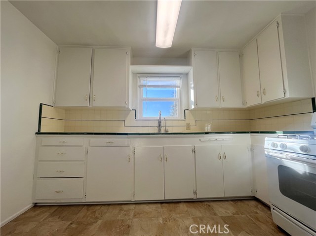 Detail Gallery Image 8 of 19 For 911 Park Ave, Calimesa,  CA 92320 - 2 Beds | 1 Baths