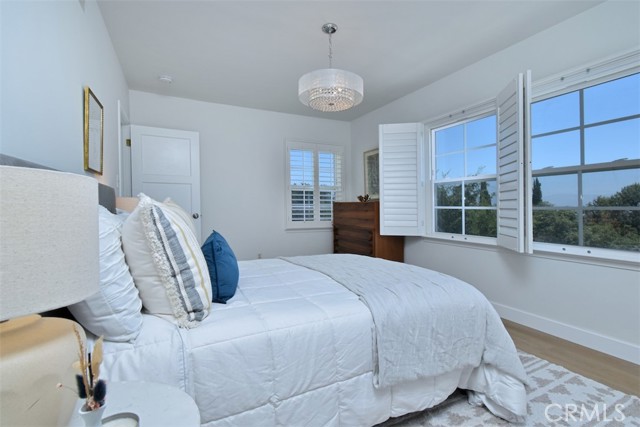 3753 Berry Drive, Studio City CA: https://media.crmls.org/medias/cefd797f-a7b1-4426-8f31-84dd42d10118.jpg