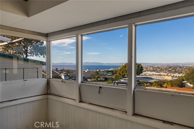 Detail Gallery Image 15 of 37 For 924 Calle Miramar, Redondo Beach,  CA 90277 - 3 Beds | 2 Baths