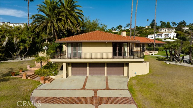 Detail Gallery Image 10 of 75 For 984 La Cresta Pl, Palos Verdes Estates,  CA 90274 - 6 Beds | 4 Baths