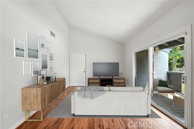 1727 Brea Boulevard, Fullerton CA: https://media.crmls.org/medias/cefe9a82-aec6-4ac4-9c19-33c505e3a537.jpg