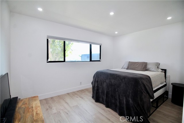 6949 Wilbur Avenue, Reseda CA: https://media.crmls.org/medias/ceffe5ab-ddd0-425b-9630-5bd028724e38.jpg