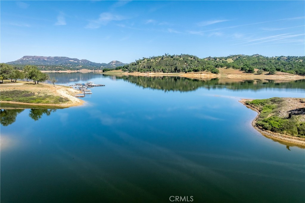 https://media.crmls.org/medias/cf000823-67c1-4622-9f49-69a4ff6da79e.jpg?preset=X-Large