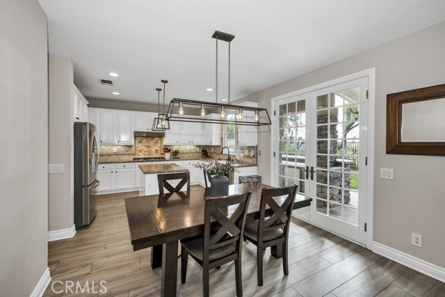 24030 Via Vizcaya, Valencia CA: https://media.crmls.org/medias/cf0031e4-38c3-4a37-8a03-b4b88193e80d.jpg