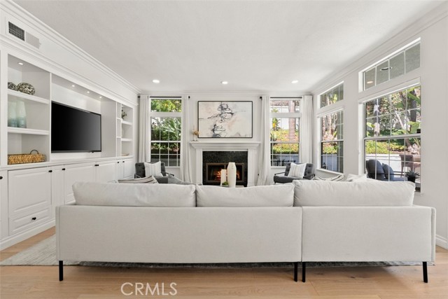 Detail Gallery Image 10 of 75 For 27153 Woodbluff Rd, Laguna Hills,  CA 92653 - 5 Beds | 4/1 Baths