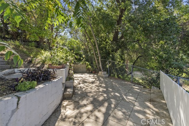 Detail Gallery Image 23 of 31 For 1525 Princess Dr, Glendale,  CA 91207 - 3 Beds | 2 Baths