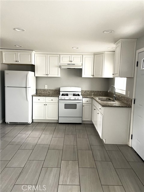 Detail Gallery Image 2 of 8 For 922 N Cherry, Banning,  CA 92220 - 2 Beds | 1 Baths