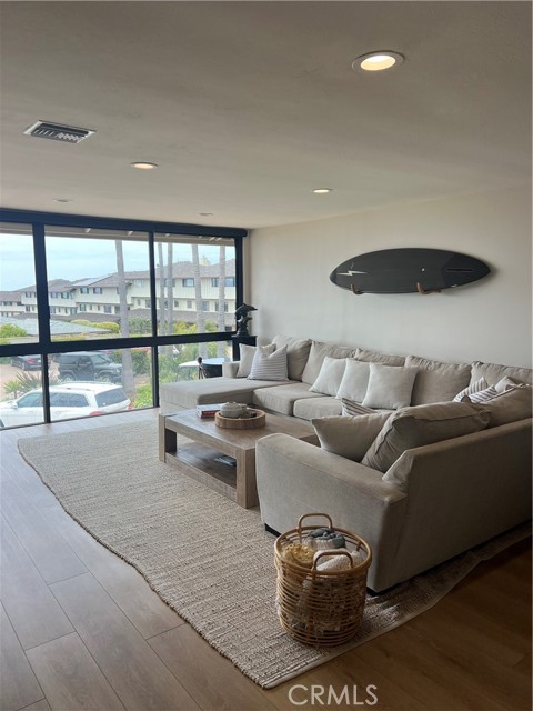 Spacious livingroom