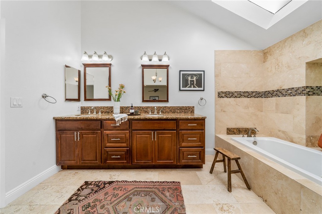 Cf02b4af A714 47ce Ad72 3306f9afe523