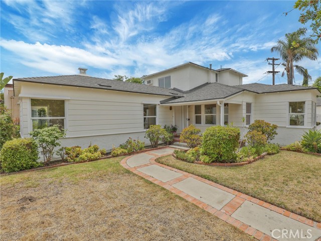 1017 Cordova Avenue, Glendale CA: https://media.crmls.org/medias/cf02fa33-cfba-4186-a7a2-58a9e886b4f6.jpg