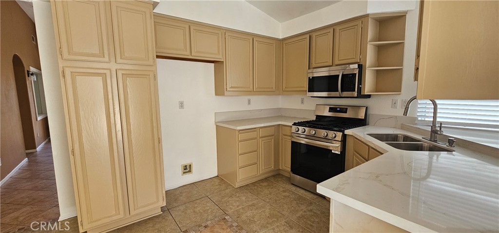 MLS #CV25220056 image #11