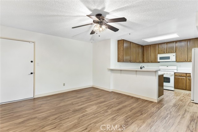 Detail Gallery Image 11 of 29 For 1580 Lisa Ln, Redlands,  CA 92374 - 2 Beds | 2 Baths