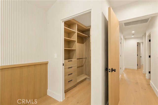 5305 Allott Avenue photo 39