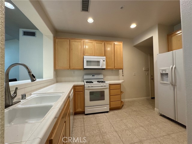 Detail Gallery Image 15 of 41 For 28154 Ashbrook Ln, Valencia,  CA 91354 - 2 Beds | 2/1 Baths