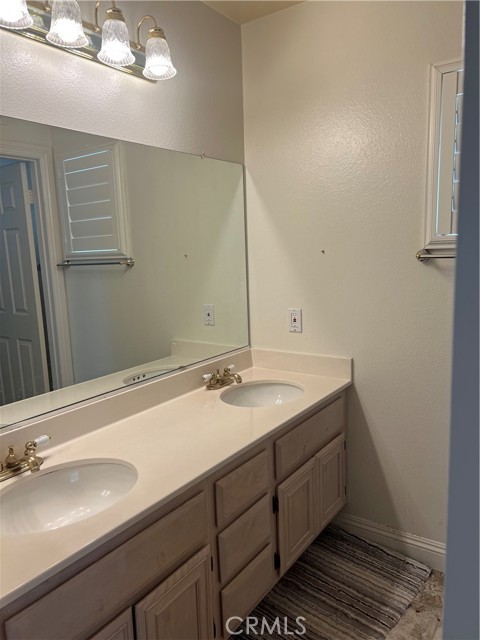 13564 Esprit Avenue, San Diego CA: https://media.crmls.org/medias/cf04a7a1-c4b2-407c-9a96-f0ffe2d74dd5.jpg