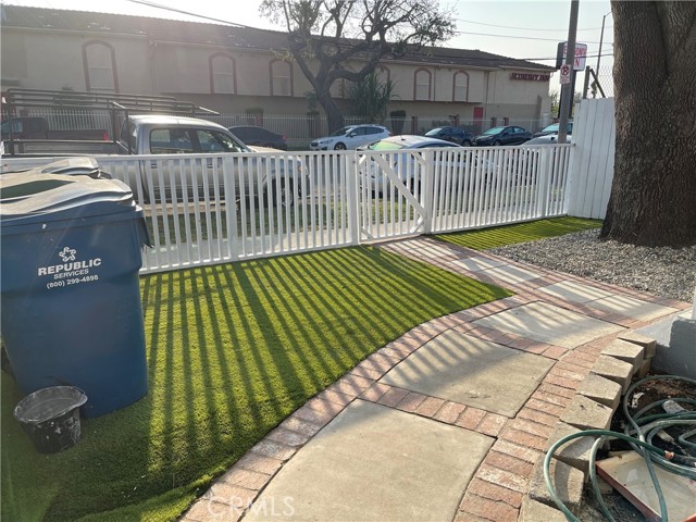 Detail Gallery Image 15 of 28 For 117 S Cedar, Inglewood,  CA 90301 - – Beds | – Baths