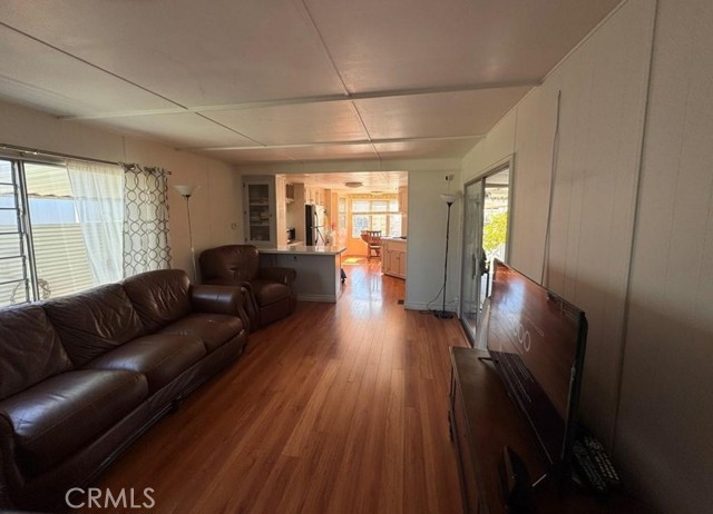 Detail Gallery Image 3 of 26 For 2550 Pacific Coast Highway #8,  Torrance,  CA 90505 - 1 Beds | 1 Baths