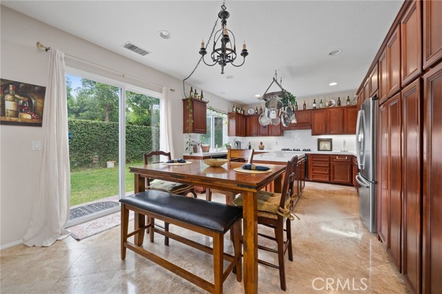 2712 Ashwood, Costa Mesa CA: https://media.crmls.org/medias/cf06a0fc-2be0-4e1f-b340-86748dacaee4.jpg