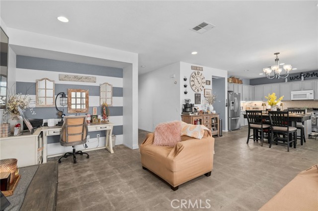 Detail Gallery Image 6 of 37 For 2189 Stonewood, Mentone,  CA 92359 - 5 Beds | 3/1 Baths