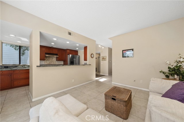 1150 W Capitol Drive, San Pedro CA: https://media.crmls.org/medias/cf08386b-4b1b-43cd-a814-820565ca8244.jpg