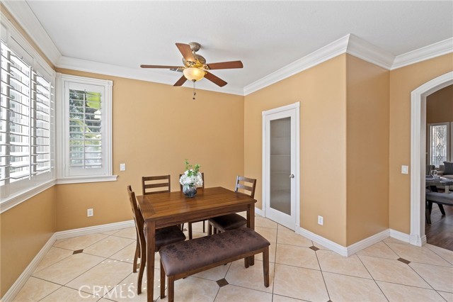 2394 Old Heritage Road, Riverside CA: https://media.crmls.org/medias/cf08c734-6e96-45ed-81b7-35e143742ec6.jpg