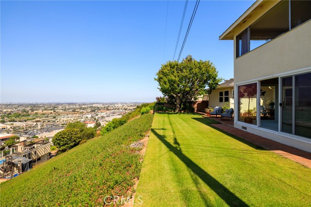 4501 Paseo De Las Tortugas, Torrance CA: https://media.crmls.org/medias/cf09b83f-ecdd-43fd-835b-75fa10016c03.jpg