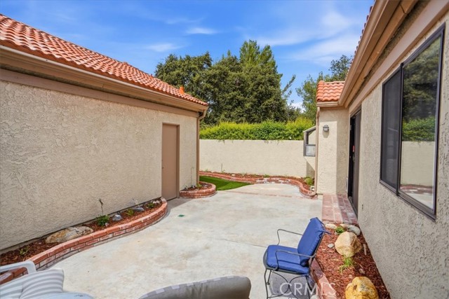 Detail Gallery Image 15 of 17 For 19950 Avenue of the Oaks, Newhall,  CA 91321 - 2 Beds | 2 Baths