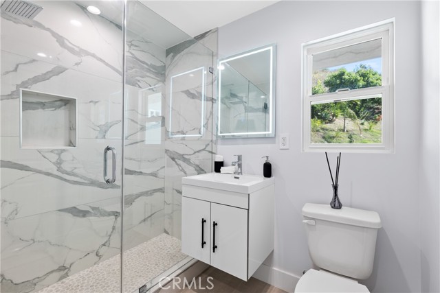 Junior Suite bathroom