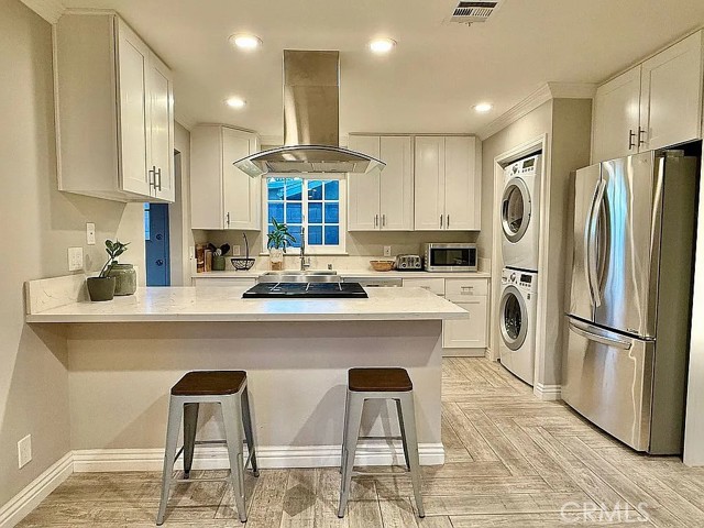 Detail Gallery Image 2 of 9 For 642 W Wilson St, Costa Mesa,  CA 92627 - 3 Beds | 2 Baths