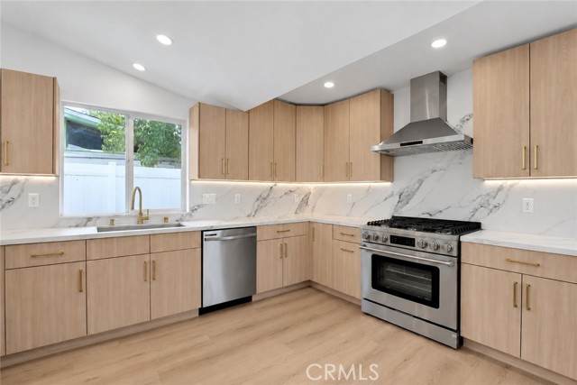 11158 Orion Ave photo 13
