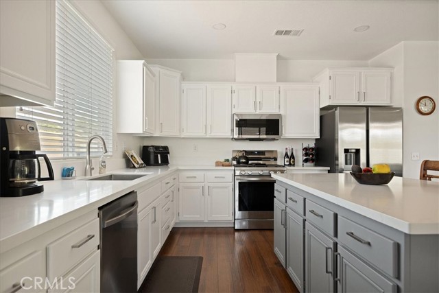 1467 Hunter Moon Way, Beaumont CA: https://media.crmls.org/medias/cf0b1e1f-b431-450d-9b3b-9903f542e766.jpg