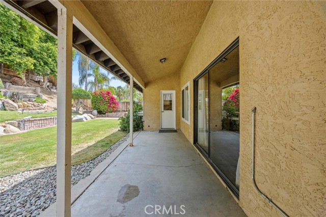 5904 Medio Luna Avenue, Bakersfield CA: https://media.crmls.org/medias/cf0b2128-6050-4f11-ace2-ade2a326b84e.jpg