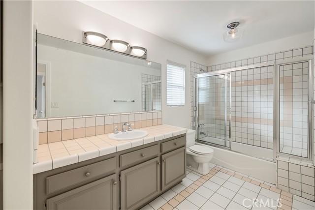 Detail Gallery Image 40 of 56 For 1707 Marshallfield #B,  Redondo Beach,  CA 90278 - 3 Beds | 3 Baths