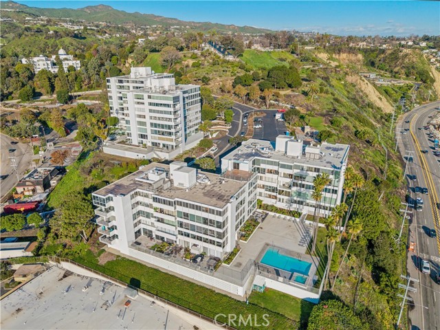 Detail Gallery Image 3 of 23 For 17350 W Sunset, Pacific Palisades,  CA 90272 - 1 Beds | 1 Baths