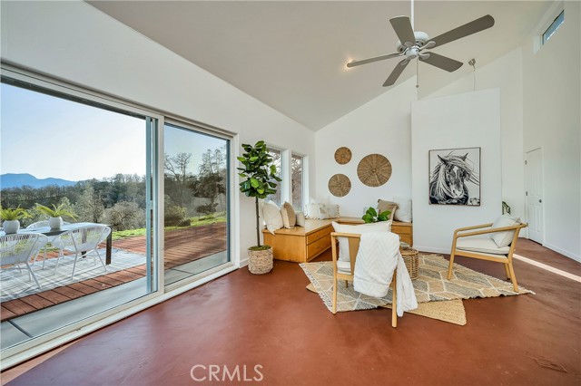 17023 Hofacker Lane, Lower Lake CA: https://media.crmls.org/medias/cf0c79cf-4b66-4caa-b229-50d1307ca966.jpg