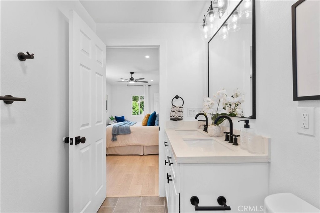 https://media.crmls.org/medias/cf0cc78a-38b9-488a-889f-6b9c4abded1b.jpg?preset=X-Large