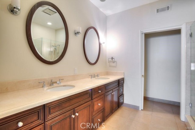 Detail Gallery Image 26 of 35 For 1601 Hilts Ave #3,  Los Angeles,  CA 90024 - 2 Beds | 2/1 Baths