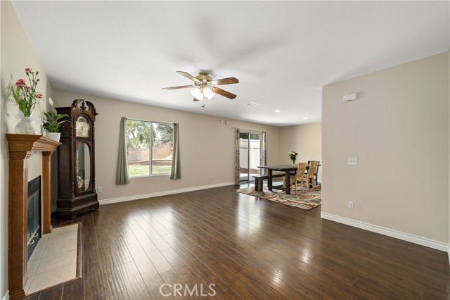 Detail Gallery Image 12 of 46 For 32026 Poppy Way, Lake Elsinore,  CA 92532 - 4 Beds | 2/1 Baths