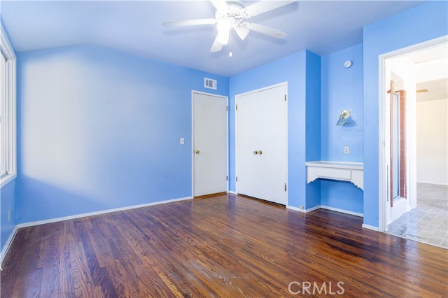 Detail Gallery Image 24 of 74 For 9826 Columbus, North Hills,  CA 91343 - 7 Beds | 5/1 Baths