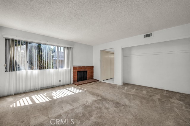 1860 San Francisco Avenue, Long Beach CA: https://media.crmls.org/medias/cf0e0390-49db-4fc8-8b3e-83b0122c0aee.jpg